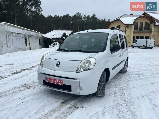 Белый Рено Кенгу, объемом двигателя 0 л и пробегом 238 тыс. км за 7800 $, фото 1 на Automoto.ua