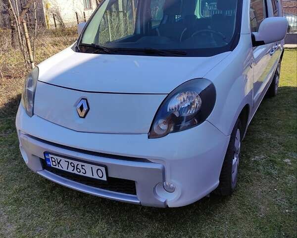 Білий Рено Кєнгу, об'ємом двигуна 1.6 л та пробігом 175 тис. км за 7300 $, фото 1 на Automoto.ua