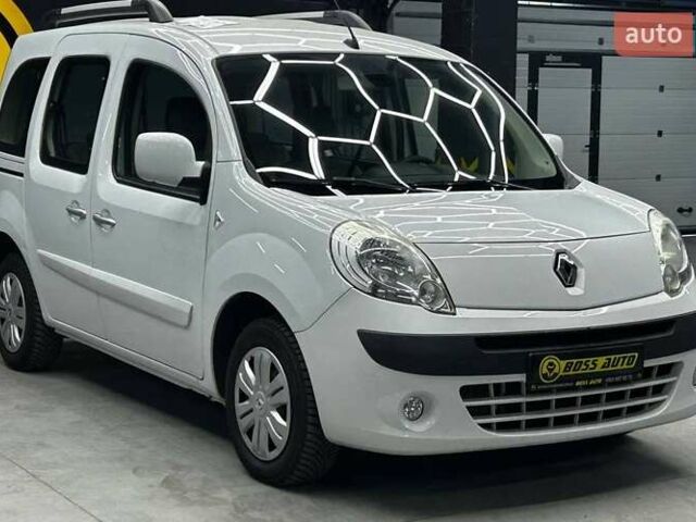 Белый Рено Кенгу, объемом двигателя 1.5 л и пробегом 216 тыс. км за 8700 $, фото 1 на Automoto.ua