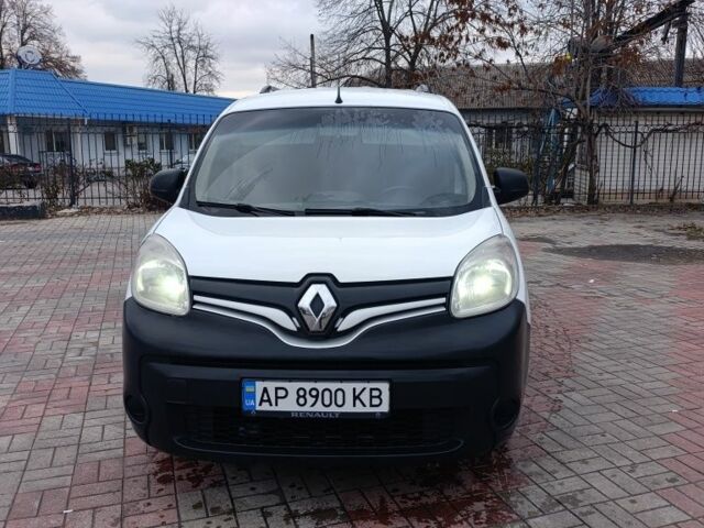 Білий Рено Кєнгу, об'ємом двигуна 1.5 л та пробігом 309 тис. км за 9000 $, фото 1 на Automoto.ua