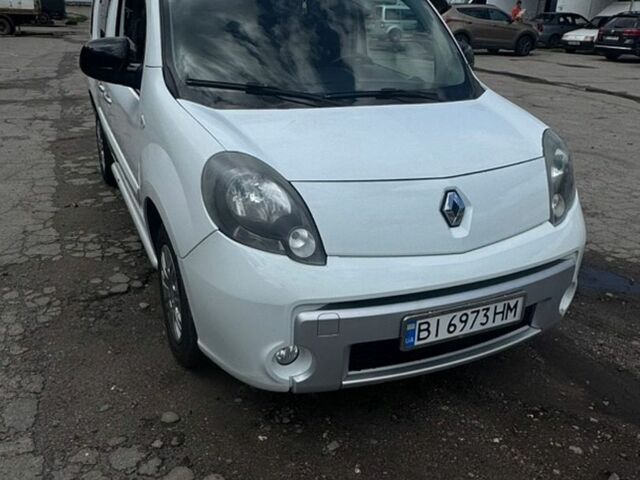 Белый Рено Кенгу, объемом двигателя 1.46 л и пробегом 204 тыс. км за 7900 $, фото 1 на Automoto.ua
