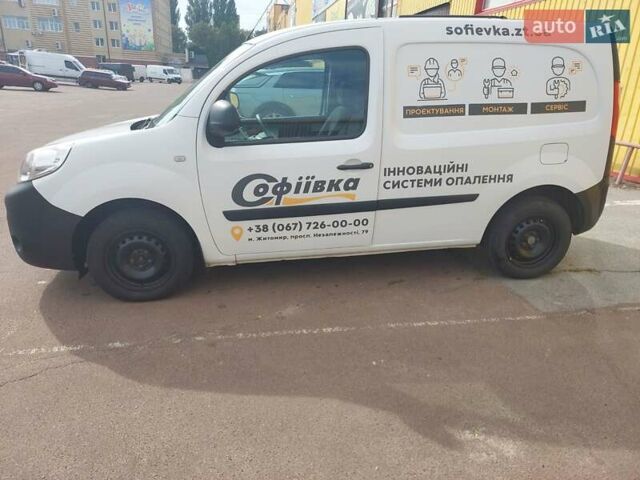 Белый Рено Кенгу, объемом двигателя 1.46 л и пробегом 253 тыс. км за 6999 $, фото 1 на Automoto.ua