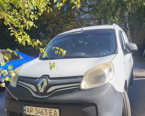 Белый Рено Кенгу, объемом двигателя 1.46 л и пробегом 319 тыс. км за 6200 $, фото 1 на Automoto.ua