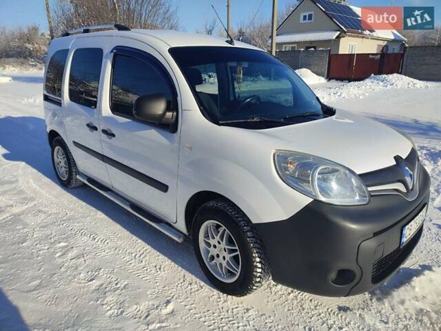 Белый Рено Кенгу, объемом двигателя 1.46 л и пробегом 321 тыс. км за 7200 $, фото 1 на Automoto.ua