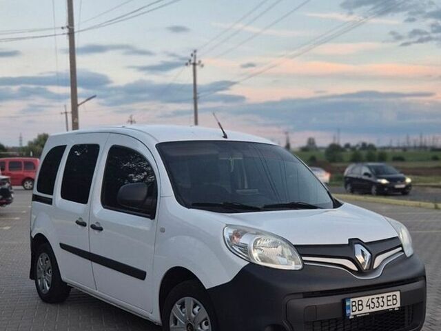 Білий Рено Кєнгу, об'ємом двигуна 1.46 л та пробігом 170 тис. км за 9300 $, фото 1 на Automoto.ua