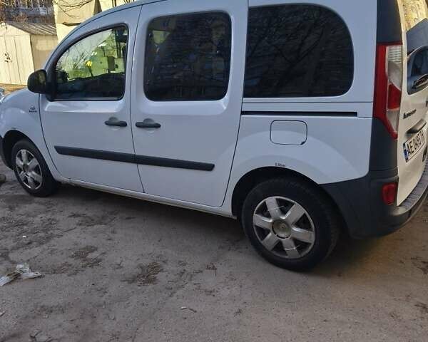 Белый Рено Кенгу, объемом двигателя 1.5 л и пробегом 119 тыс. км за 10700 $, фото 1 на Automoto.ua