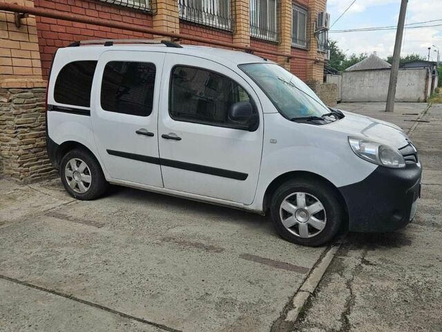 Білий Рено Кєнгу, об'ємом двигуна 1.5 л та пробігом 200 тис. км за 8200 $, фото 1 на Automoto.ua