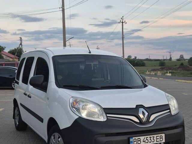Белый Рено Кенгу, объемом двигателя 1.5 л и пробегом 170 тыс. км за 9292 $, фото 1 на Automoto.ua