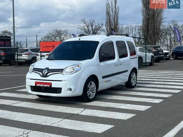 Белый Рено Кенгу, объемом двигателя 1.5 л и пробегом 247 тыс. км за 7999 $, фото 1 на Automoto.ua