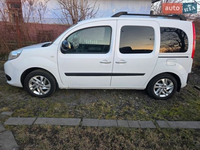 Белый Рено Кенгу, объемом двигателя 1.46 л и пробегом 246 тыс. км за 10700 $, фото 1 на Automoto.ua