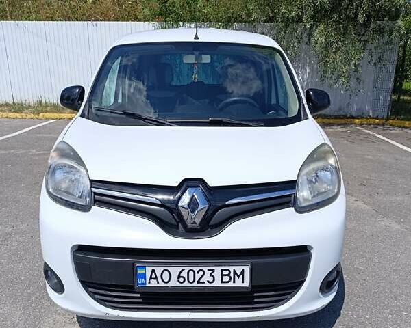 Белый Рено Кенгу, объемом двигателя 1.46 л и пробегом 312 тыс. км за 8800 $, фото 1 на Automoto.ua