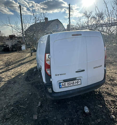 Белый Рено Кенгу, объемом двигателя 1.46 л и пробегом 70 тыс. км за 800 $, фото 1 на Automoto.ua