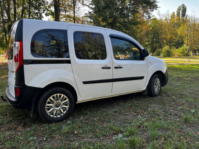 Білий Рено Кєнгу, об'ємом двигуна 1.5 л та пробігом 203 тис. км за 9494 $, фото 1 на Automoto.ua