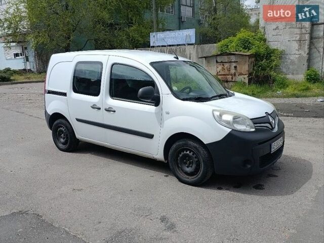 Белый Рено Кенгу, объемом двигателя 1.46 л и пробегом 250 тыс. км за 9000 $, фото 1 на Automoto.ua
