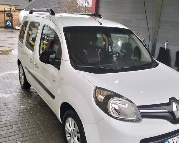 Белый Рено Кенгу, объемом двигателя 1.5 л и пробегом 244 тыс. км за 11200 $, фото 1 на Automoto.ua