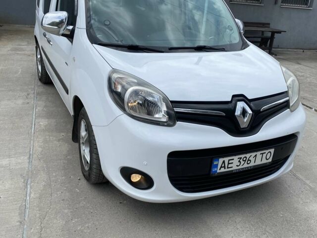Білий Рено Кєнгу, об'ємом двигуна 1.46 л та пробігом 150 тис. км за 13500 $, фото 1 на Automoto.ua