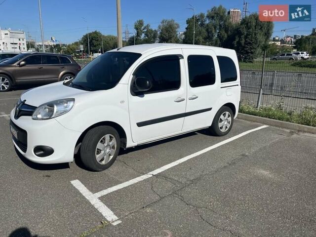 Белый Рено Кенгу, объемом двигателя 1.46 л и пробегом 292 тыс. км за 9100 $, фото 1 на Automoto.ua