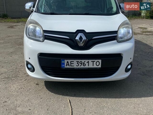 Белый Рено Кенгу, объемом двигателя 1.46 л и пробегом 150 тыс. км за 13500 $, фото 1 на Automoto.ua