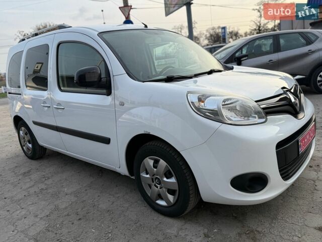 Білий Рено Кєнгу, об'ємом двигуна 1.5 л та пробігом 174 тис. км за 11800 $, фото 1 на Automoto.ua