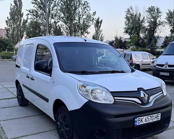 Белый Рено Кенгу, объемом двигателя 1.46 л и пробегом 176 тыс. км за 8100 $, фото 1 на Automoto.ua