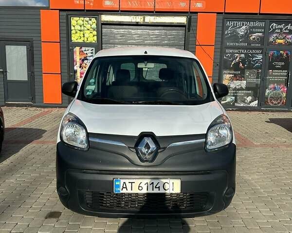 Белый Рено Кенгу, объемом двигателя 0 л и пробегом 63 тыс. км за 9500 $, фото 1 на Automoto.ua