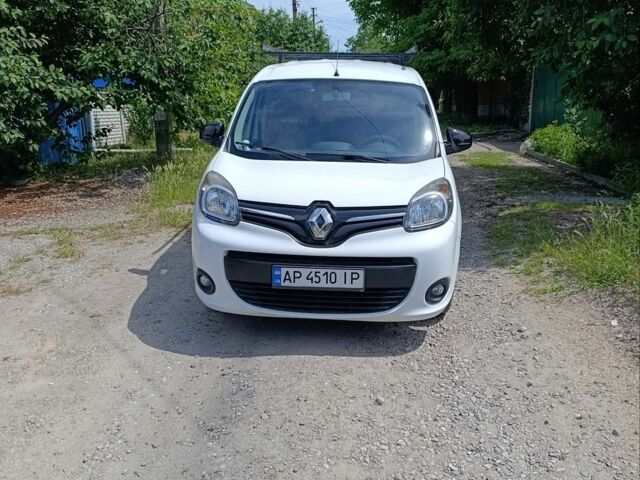 Білий Рено Кєнгу, об'ємом двигуна 1.46 л та пробігом 189 тис. км за 12000 $, фото 1 на Automoto.ua