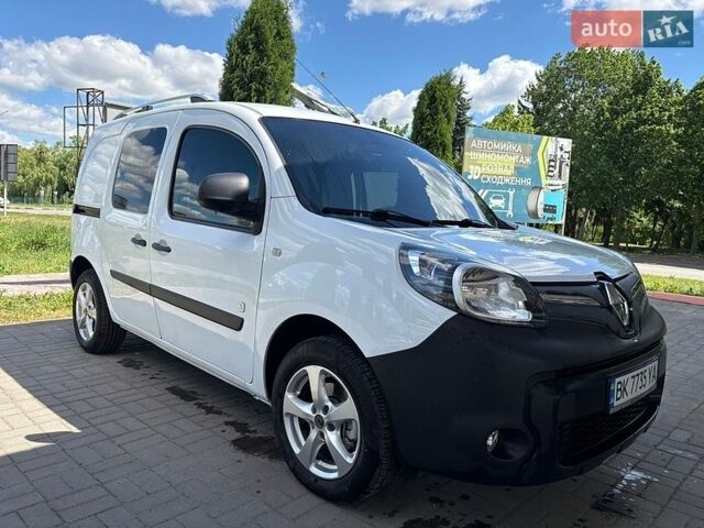 Белый Рено Кенгу, объемом двигателя 0 л и пробегом 40 тыс. км за 8100 $, фото 1 на Automoto.ua