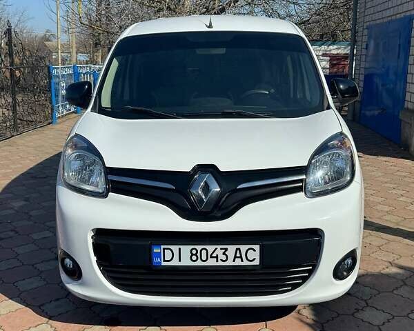 Белый Рено Кенгу, объемом двигателя 1.46 л и пробегом 152 тыс. км за 11000 $, фото 1 на Automoto.ua