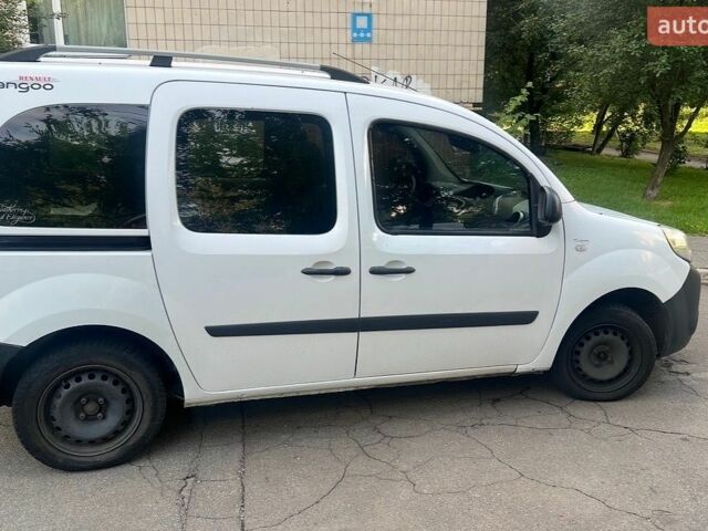 Белый Рено Кенгу, объемом двигателя 1.5 л и пробегом 370 тыс. км за 8900 $, фото 1 на Automoto.ua
