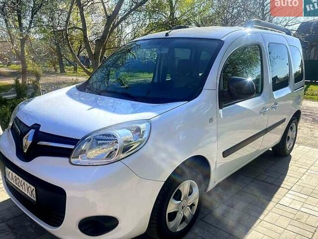 Белый Рено Кенгу, объемом двигателя 1.5 л и пробегом 264 тыс. км за 11650 $, фото 1 на Automoto.ua