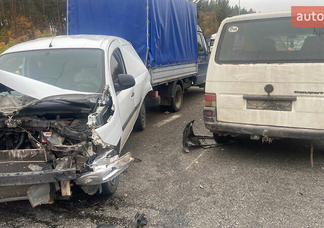 Белый Рено Кенгу, объемом двигателя 1.46 л и пробегом 226 тыс. км за 3000 $, фото 1 на Automoto.ua