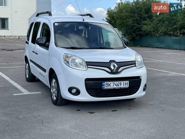 Белый Рено Кенгу, объемом двигателя 1.5 л и пробегом 220 тыс. км за 12200 $, фото 1 на Automoto.ua
