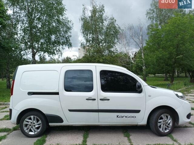 Белый Рено Кенгу, объемом двигателя 1.5 л и пробегом 242 тыс. км за 11900 $, фото 1 на Automoto.ua