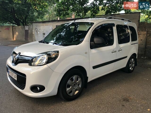 Белый Рено Кенгу, объемом двигателя 1.5 л и пробегом 235 тыс. км за 11300 $, фото 1 на Automoto.ua