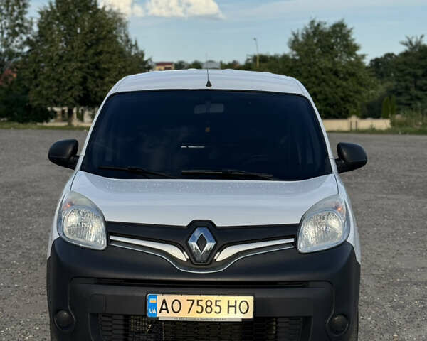 Белый Рено Кенгу, объемом двигателя 1.5 л и пробегом 157 тыс. км за 9000 $, фото 1 на Automoto.ua