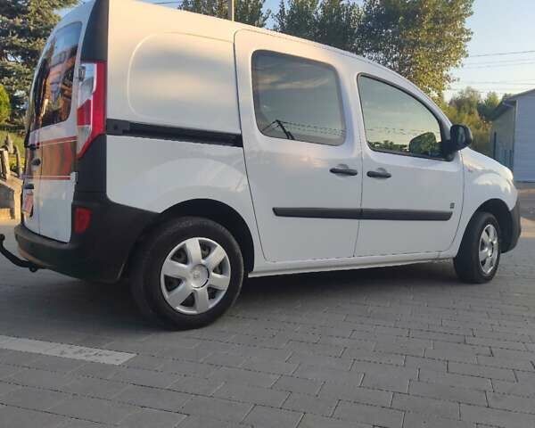 Белый Рено Кенгу, объемом двигателя 0 л и пробегом 75 тыс. км за 7800 $, фото 1 на Automoto.ua
