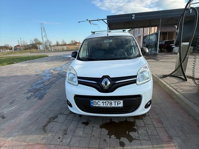 Белый Рено Кенгу, объемом двигателя 1.46 л и пробегом 204 тыс. км за 11990 $, фото 1 на Automoto.ua