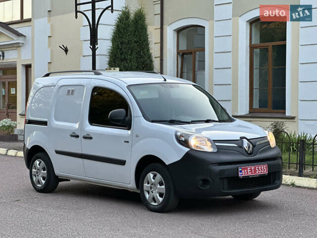 Белый Рено Кенгу, объемом двигателя 0 л и пробегом 32 тыс. км за 9300 $, фото 1 на Automoto.ua