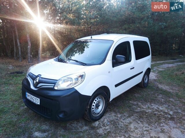 Белый Рено Кенгу, объемом двигателя 1.46 л и пробегом 158 тыс. км за 12500 $, фото 1 на Automoto.ua