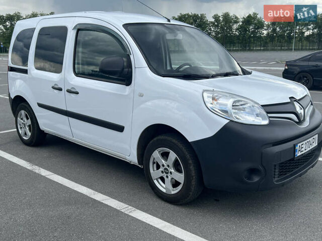 Белый Рено Кенгу, объемом двигателя 1.46 л и пробегом 140 тыс. км за 11799 $, фото 1 на Automoto.ua