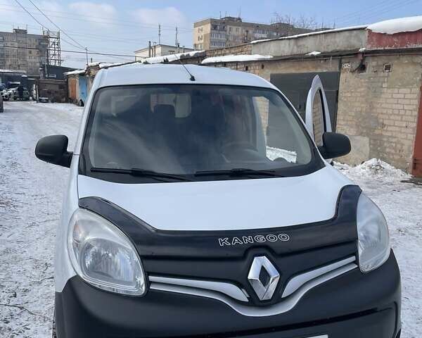 Белый Рено Кенгу, объемом двигателя 1.46 л и пробегом 229 тыс. км за 10200 $, фото 1 на Automoto.ua
