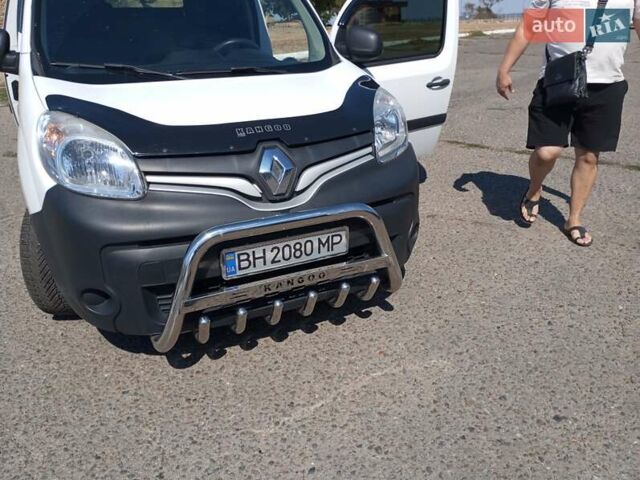 Білий Рено Кєнгу, об'ємом двигуна 1.5 л та пробігом 176 тис. км за 12500 $, фото 1 на Automoto.ua