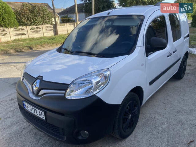 Білий Рено Кєнгу, об'ємом двигуна 1.5 л та пробігом 240 тис. км за 10000 $, фото 1 на Automoto.ua