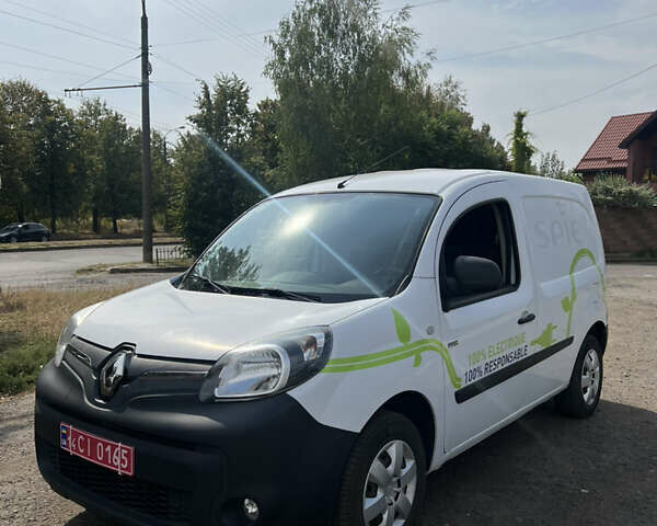 Белый Рено Кенгу, объемом двигателя 0 л и пробегом 30 тыс. км за 8900 $, фото 1 на Automoto.ua