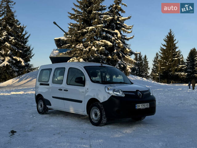 Белый Рено Кенгу, объемом двигателя 0 л и пробегом 98 тыс. км за 12900 $, фото 1 на Automoto.ua