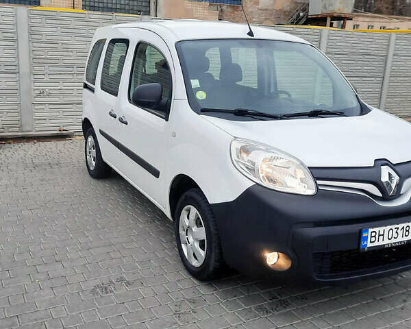 Белый Рено Кенгу, объемом двигателя 1.5 л и пробегом 175 тыс. км за 12800 $, фото 1 на Automoto.ua