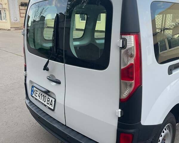 Белый Рено Кенгу, объемом двигателя 1.46 л и пробегом 114 тыс. км за 13613 $, фото 1 на Automoto.ua