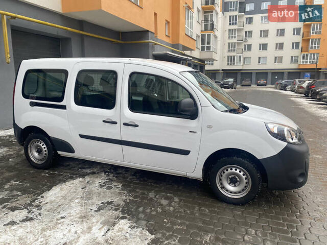 Белый Рено Кенгу, объемом двигателя 0 л и пробегом 85 тыс. км за 13100 $, фото 1 на Automoto.ua