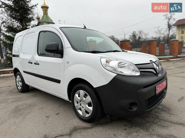 Белый Рено Кенгу, объемом двигателя 1.5 л и пробегом 118 тыс. км за 12599 $, фото 1 на Automoto.ua