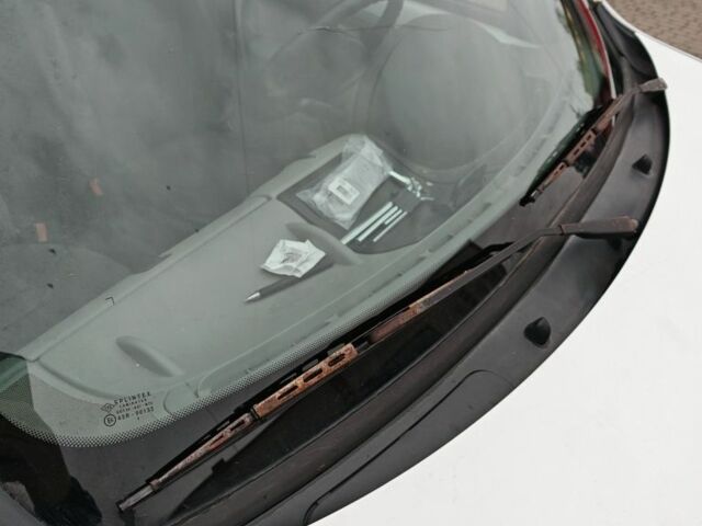 Білий Рено Кєнгу, об'ємом двигуна 1.5 л та пробігом 375 тис. км за 2500 $, фото 1 на Automoto.ua